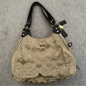 Vintage Coach Signature shoulder bag // Gold